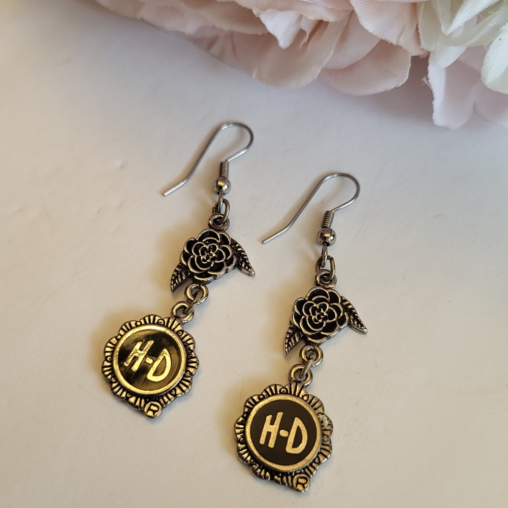 Harley Davidson Earrings Rose Dangle Drop Logo Sign Silvertone Gift